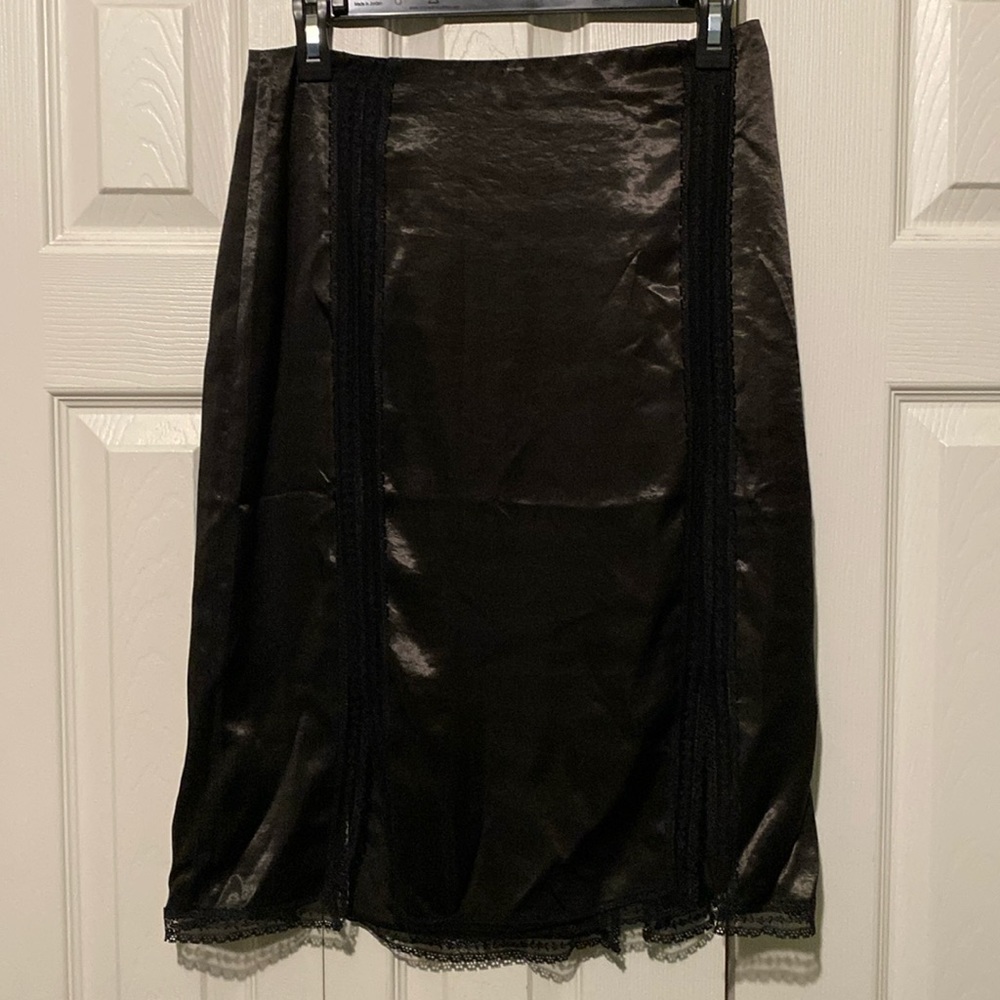 Luxurious Tiger of Sweden satin feel pencil skirt with lace inlay